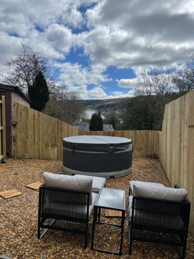 Dee Lodge With Private Hot Tub Llangollen Esterno foto