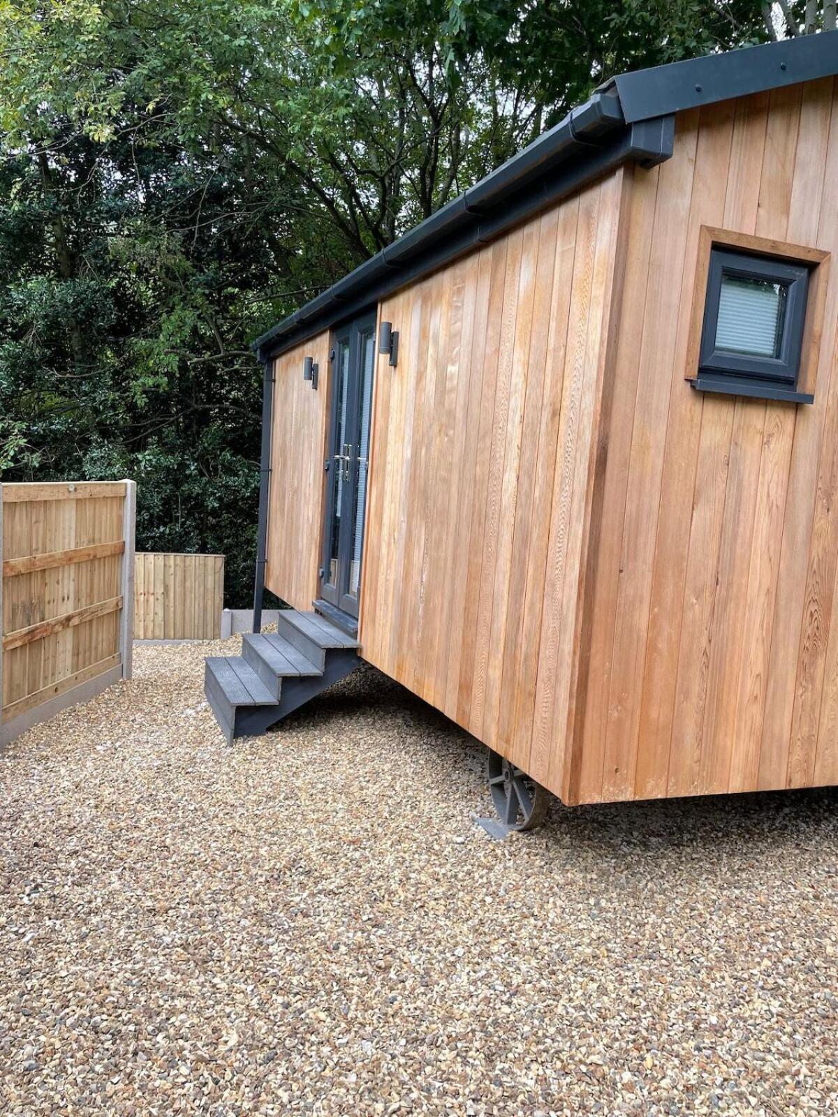 Dee Lodge With Private Hot Tub Llangollen Esterno foto